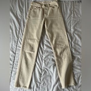Levi’s wedgie jeans cream frayed hem